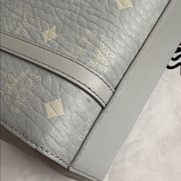 MCM mini shopper - Picture 8 of 16